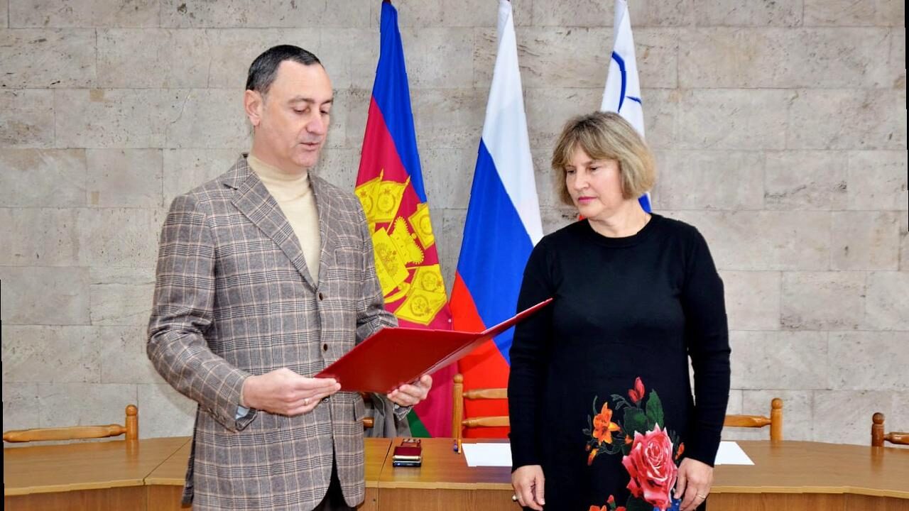 «Виктор Тепляков наградил специалистов Сочи»