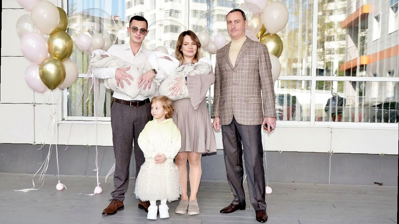 «Виктор Тепляков поздравил семью из Сочи с рождением тройни»