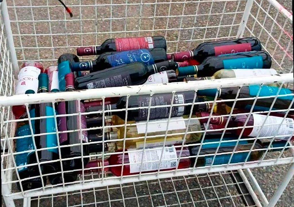 Сочинские таможенники нашли алкоголь и сигареты у туриста из Абхазии