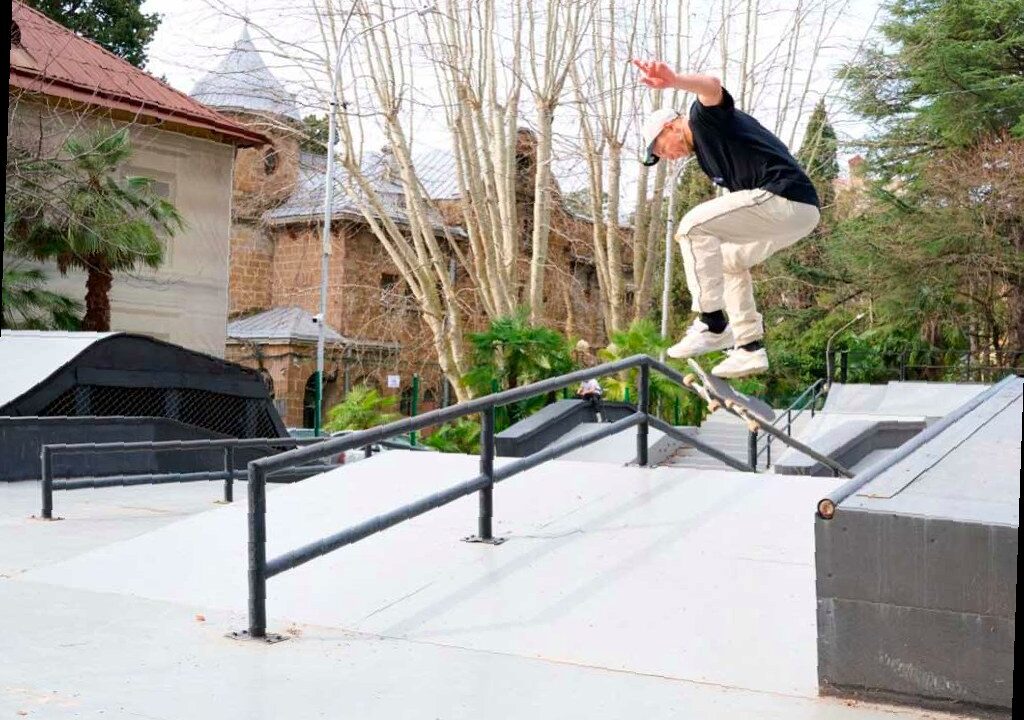 В Сочи после трехлетнего перерыва открыли обновленный скейт-парк