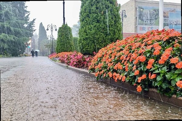 Ливни обрушатся на Сочи 30 марта: службы переведены в усиленный режим